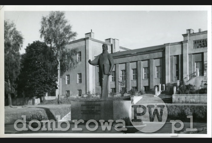 1960 r. Dąbrowa Górnicza - Pomnik Stanisława Staszica (Katolik)