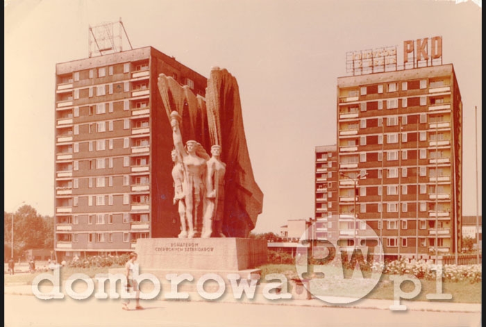 1977 r. Dąbrowa Górnicza - Pomnik Bohaterów Czerwonych Sztandarów (KAW)